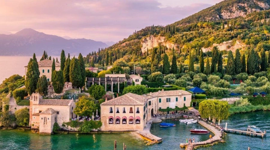 lakes in Italy