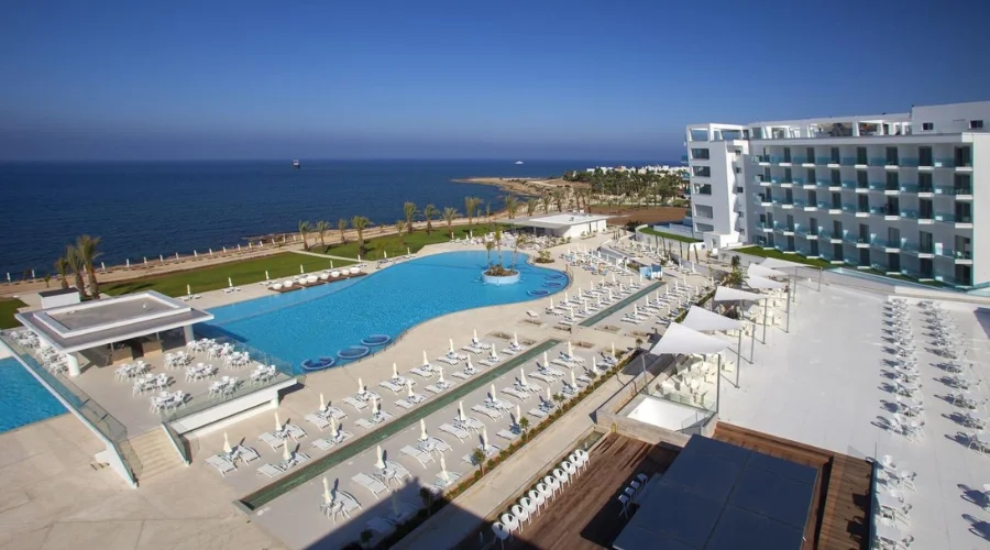 King Evelthon Beach Hotel & Resort