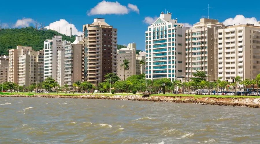 Is direct booking from JetSmart the best option for booking flights to Florianópolis