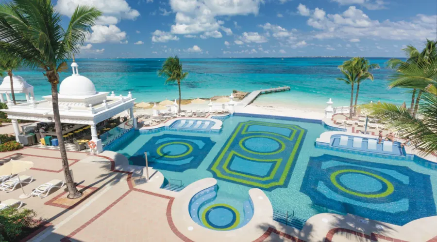 Royalton CHIC Cancun, An Autograph Collection All-Inclusive Resort - Adults Only | Trendingcult